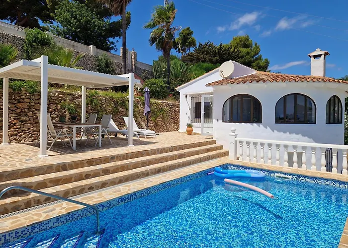 Neu Renovierte Villa Mit Privatem Pool Fusslaeufig Zum Meer